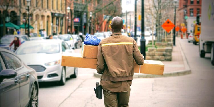 What Are the Trends in Ground Shipping in 2022? – Anahuac Transport