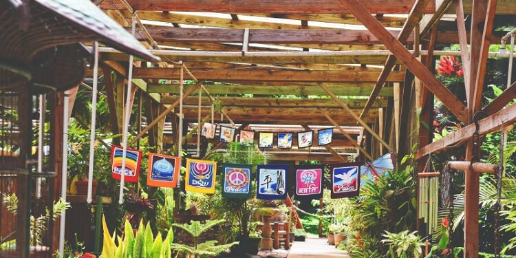 Creative Ways to Use Garden Flags in Your Decor