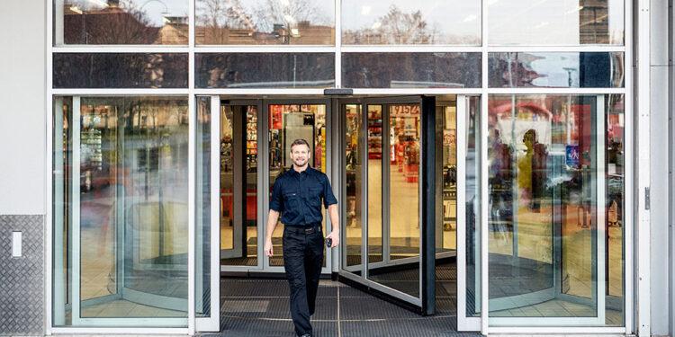 Automatic door