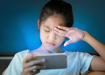 blue lights effects on eyes