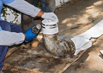 Signs of sewer blockage issues