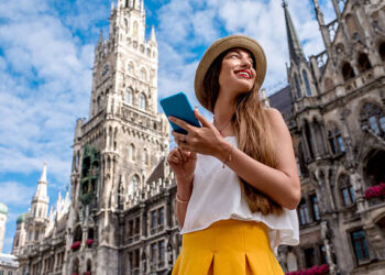 What are the benefits of obtaining an Indian Visa for Norwegian Citizens?