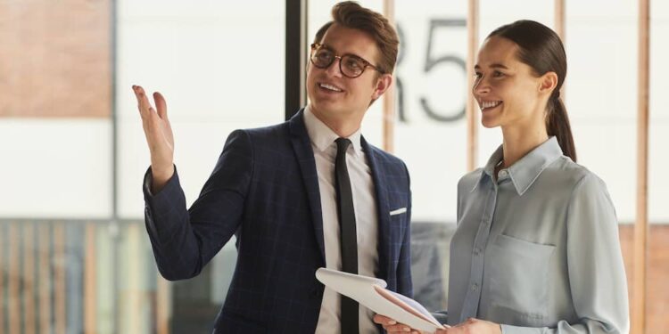 What are the benefits of working with a property manager or letting agent as a commercial landlord?