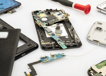 Device Caring Tips by a Cell Phone Repair Store in Burlington