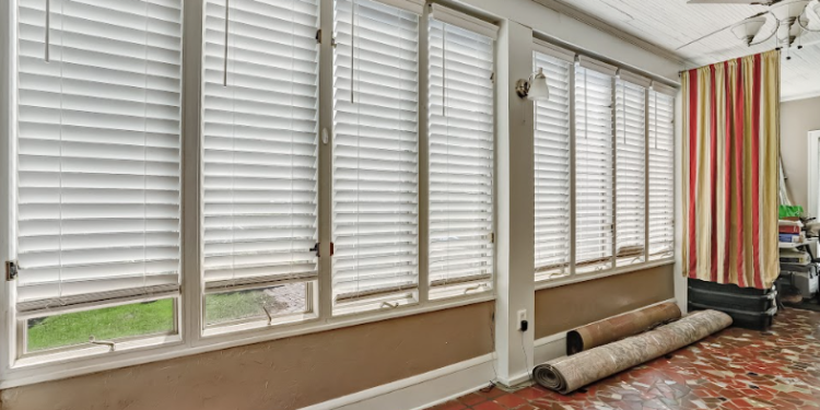 Searching for a realtor who can help you with all of your real estate needs in Jacksonville, FL? Erin E King MBA, REALTOR®️ at Compass Real Estate is here for you.