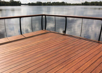 Crafting Outdoor Masterpieces: The Art of Ipe Decking in Toronto Homes