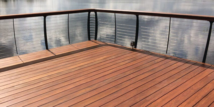 Crafting Outdoor Masterpieces: The Art of Ipe Decking in Toronto Homes