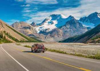 Navigating Entry into Canada from the US Border Everything You Need to Know