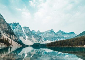 How Can Australian Citizens Obtain a Canada Visa?