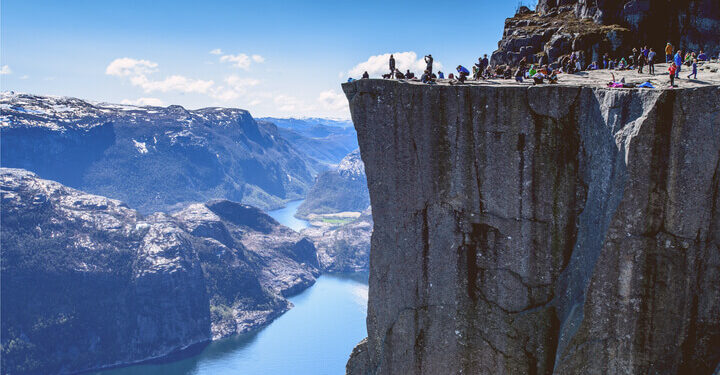 How Do Norwegian and New Zealand Citizens Obtain an Indian Visa?