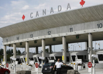 Canada Visitor Visa and Entering Canada Through a US Border Crossing