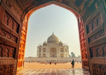 Unlocking the Gateway to History Navigating the Indian Visa Process for Visiting Agra’s Iconic Taj Mahal