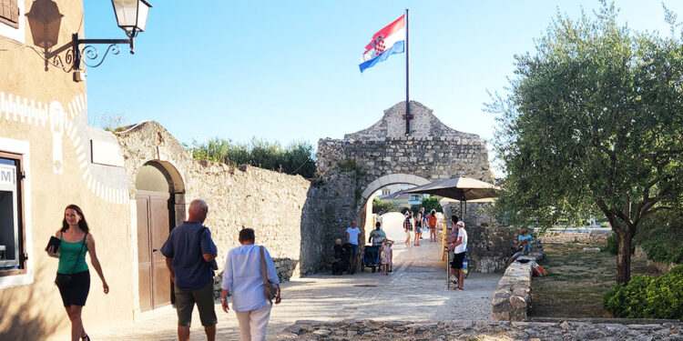 What Are the  Process Canada Visa for Croatian Citizens?