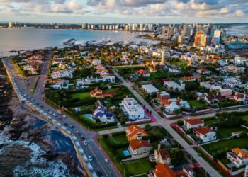 What Are the Requirements  for  Canada Visa for  Uruguay Citizens?