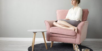 How Local Recliner Sofa Manufacturers Ensure Better Customization