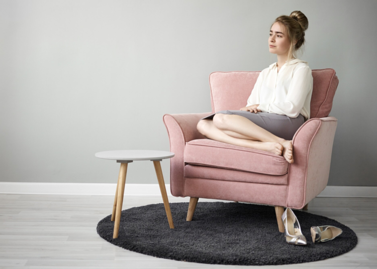 How Local Recliner Sofa Manufacturers Ensure Better Customization